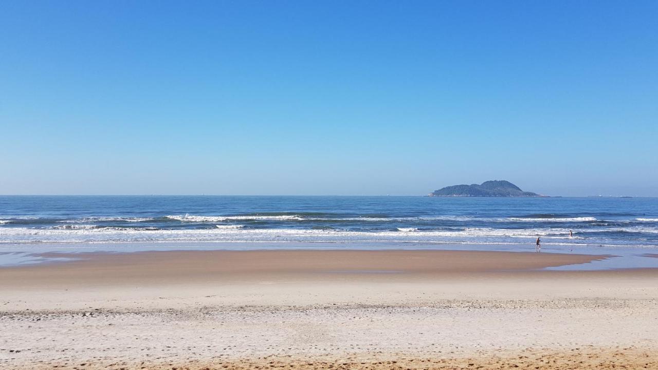 Frente Pro Mar - B - Praia Do Tombo - Beachfront Apartment Guaruja Exterior photo